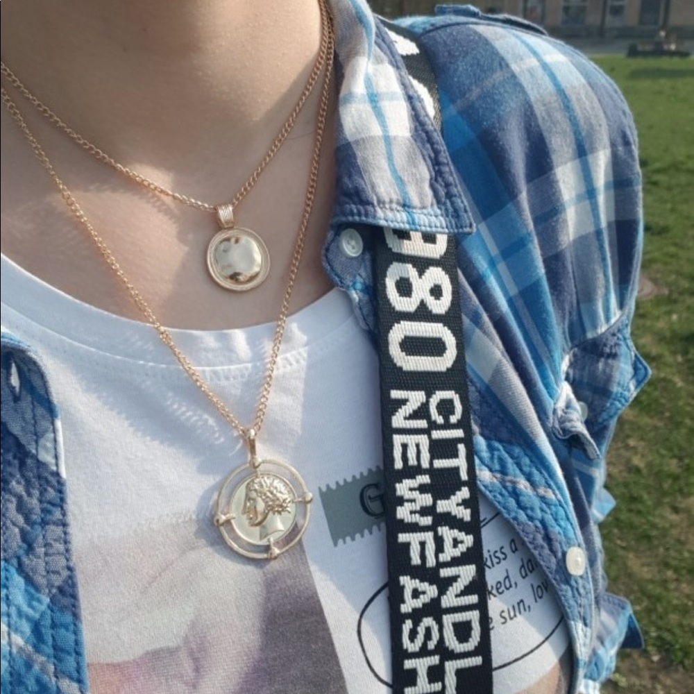 Medallion Coin Layered Necklace - Picture 4 of 7